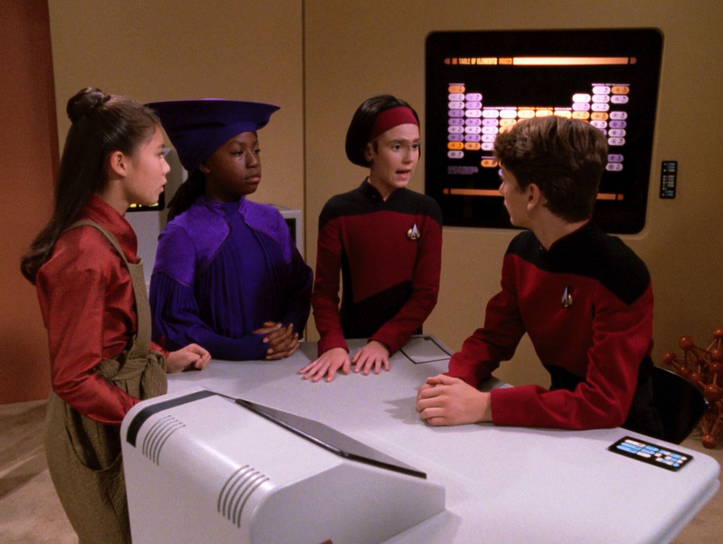 Star Trek: The Next Generation 'Rascals'