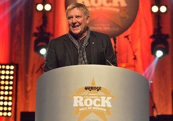 Alex Lifeson Receives the Spirit of Prog Award