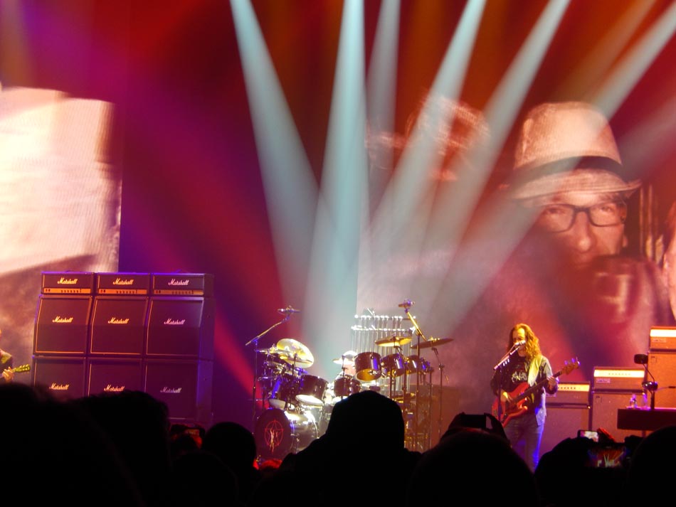 Rush 'R40 Live 40th Anniversary' Tour Pictures - Newark, NJ 06/27/2015
