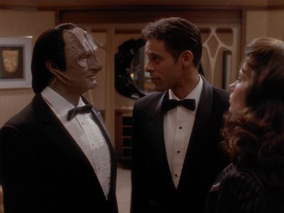 Star Trek: Deep Space Nine Screencaps "Our Man Bashir" (S4:E10)