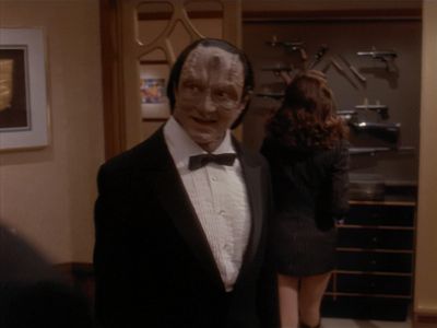 Star Trek: Deep Space Nine Screencaps "Our Man Bashir" (S4:E10)