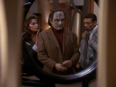 Star Trek: Deep Space Nine Screencaps "Our Man Bashir" (S4:E10)