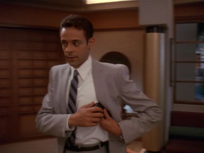 Star Trek: Deep Space Nine Screencaps "Our Man Bashir" (S4:E10)