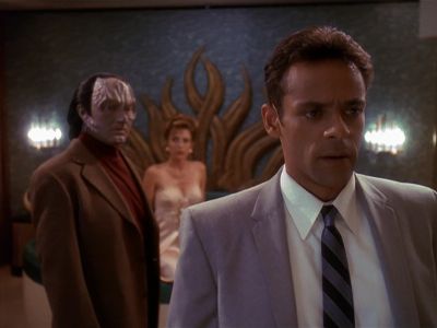 Star Trek: Deep Space Nine Screencaps "Our Man Bashir" (S4:E10)
