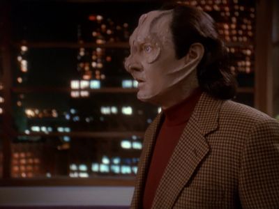 Star Trek: Deep Space Nine Screencaps "Our Man Bashir" (S4:E10)