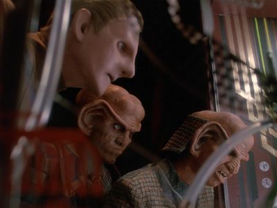 Star Trek: Deep Space Nine Screencaps "Our Man Bashir" (S4:E10)
