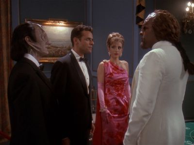 Star Trek: Deep Space Nine Screencaps "Our Man Bashir" (S4:E10)