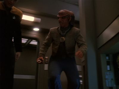 Star Trek: Deep Space Nine Screencaps "Our Man Bashir" (S4:E10)