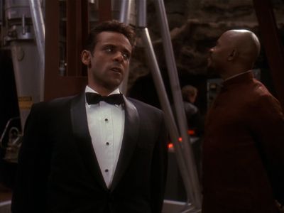 Star Trek: Deep Space Nine Screencaps "Our Man Bashir" (S4:E10)