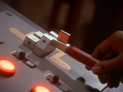 Star Trek: Deep Space Nine Screencaps "Our Man Bashir" (S4:E10)
