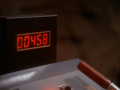 Star Trek: Deep Space Nine Screencaps "Our Man Bashir" (S4:E10)