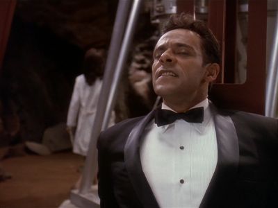 Star Trek: Deep Space Nine Screencaps "Our Man Bashir" (S4:E10)