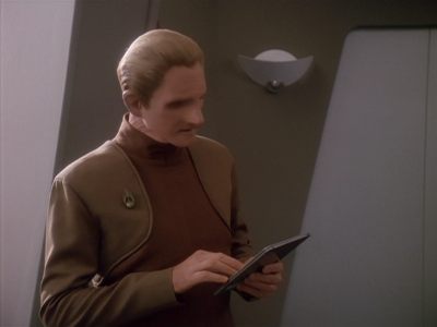 Star Trek: Deep Space Nine Screencaps "Paradise Lost" (S4:E12)