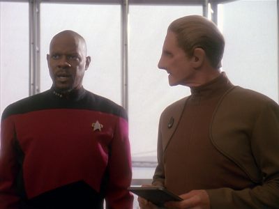 Star Trek: Deep Space Nine Screencaps "Paradise Lost" (S4:E12)