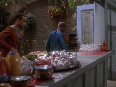 Star Trek: Deep Space Nine Screencaps "Paradise Lost" (S4:E12)