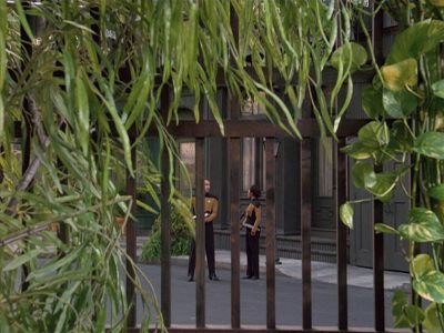 Star Trek: Deep Space Nine Screencaps "Paradise Lost" (S4:E12)