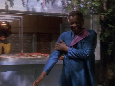 Star Trek: Deep Space Nine Screencaps "Paradise Lost" (S4:E12)