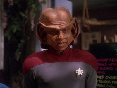 Star Trek: Deep Space Nine Screencaps "Paradise Lost" (S4:E12)