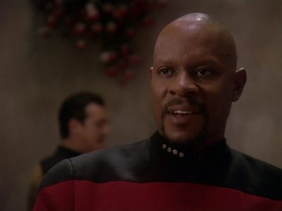 Star Trek: Deep Space Nine Screencaps "Paradise Lost" (S4:E12)