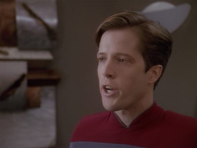 Star Trek: Deep Space Nine Screencaps "Paradise Lost" (S4:E12)
