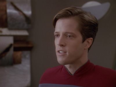 Star Trek: Deep Space Nine Screencaps "Paradise Lost" (S4:E12)