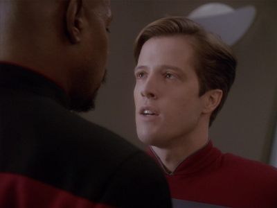 Star Trek: Deep Space Nine Screencaps "Paradise Lost" (S4:E12)