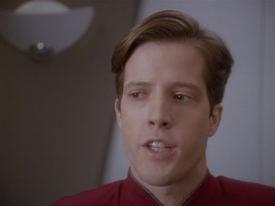 Star Trek: Deep Space Nine Screencaps "Paradise Lost" (S4:E12)