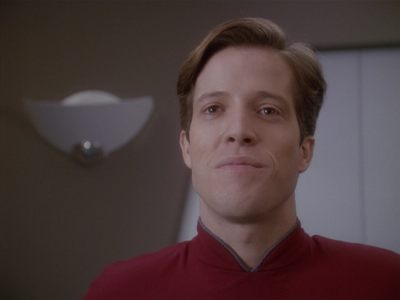 Star Trek: Deep Space Nine Screencaps "Paradise Lost" (S4:E12)