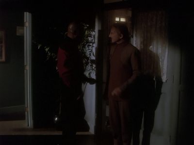 Star Trek: Deep Space Nine Screencaps "Paradise Lost" (S4:E12)