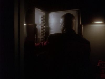 Star Trek: Deep Space Nine Screencaps "Paradise Lost" (S4:E12)