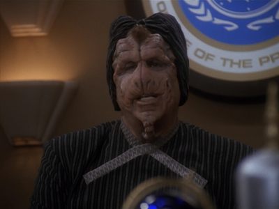 Star Trek: Deep Space Nine Screencaps "Paradise Lost" (S4:E12)