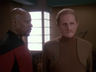 Star Trek: Deep Space Nine Screencaps "Paradise Lost" (S4:E12)