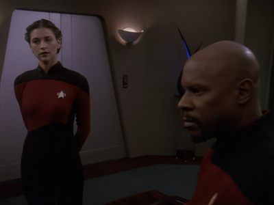 Star Trek: Deep Space Nine Screencaps "Paradise Lost" (S4:E12)