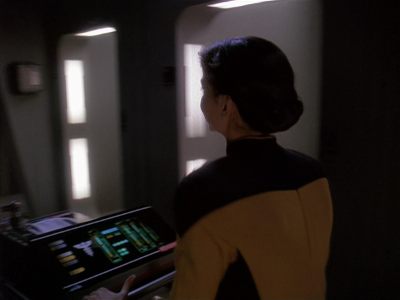 Star Trek: Deep Space Nine Screencaps "Paradise Lost" (S4:E12)