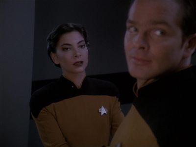 Star Trek: Deep Space Nine Screencaps "Paradise Lost" (S4:E12)
