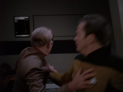 Star Trek: Deep Space Nine Screencaps "Paradise Lost" (S4:E12)