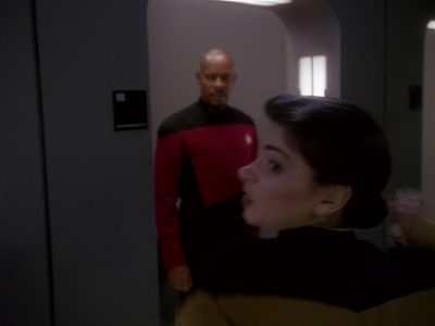 Star Trek: Deep Space Nine Screencaps "Paradise Lost" (S4:E12)