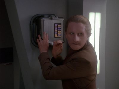 Star Trek: Deep Space Nine Screencaps "Paradise Lost" (S4:E12)