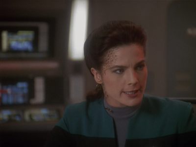 Star Trek: Deep Space Nine Screencaps "Paradise Lost" (S4:E12)