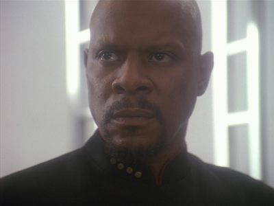 Star Trek: Deep Space Nine Screencaps "Paradise Lost" (S4:E12)