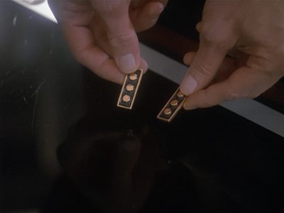 Star Trek: Deep Space Nine Screencaps "Paradise Lost" (S4:E12)