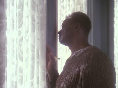 Star Trek: Deep Space Nine Screencaps "Paradise Lost" (S4:E12)
