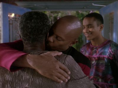 Star Trek: Deep Space Nine Screencaps "Paradise Lost" (S4:E12)