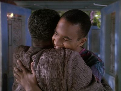 Star Trek: Deep Space Nine Screencaps "Paradise Lost" (S4:E12)