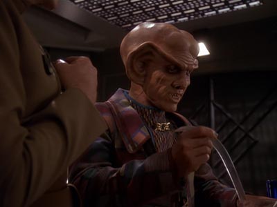 Star Trek: Deep Space Nine Screencaps "Crossfire" (S4:E13)