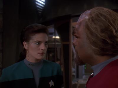 Star Trek: Deep Space Nine Screencaps "The Sons of Mogh" (S4:E15)