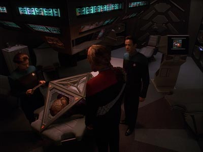 Star Trek: Deep Space Nine Screencaps "The Sons of Mogh" (S4:E15)