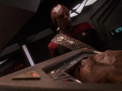 Star Trek: Deep Space Nine Screencaps "The Sons of Mogh" (S4:E15)