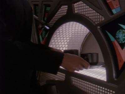 Star Trek: Deep Space Nine Screencaps "The Sons of Mogh" (S4:E15)