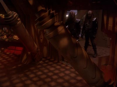 Star Trek: Deep Space Nine Screencaps "The Sons of Mogh" (S4:E15)